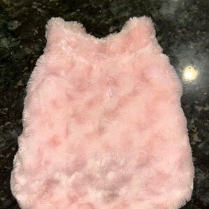 NWOT…Dillards baby pink dog faux fur coat . Size :small